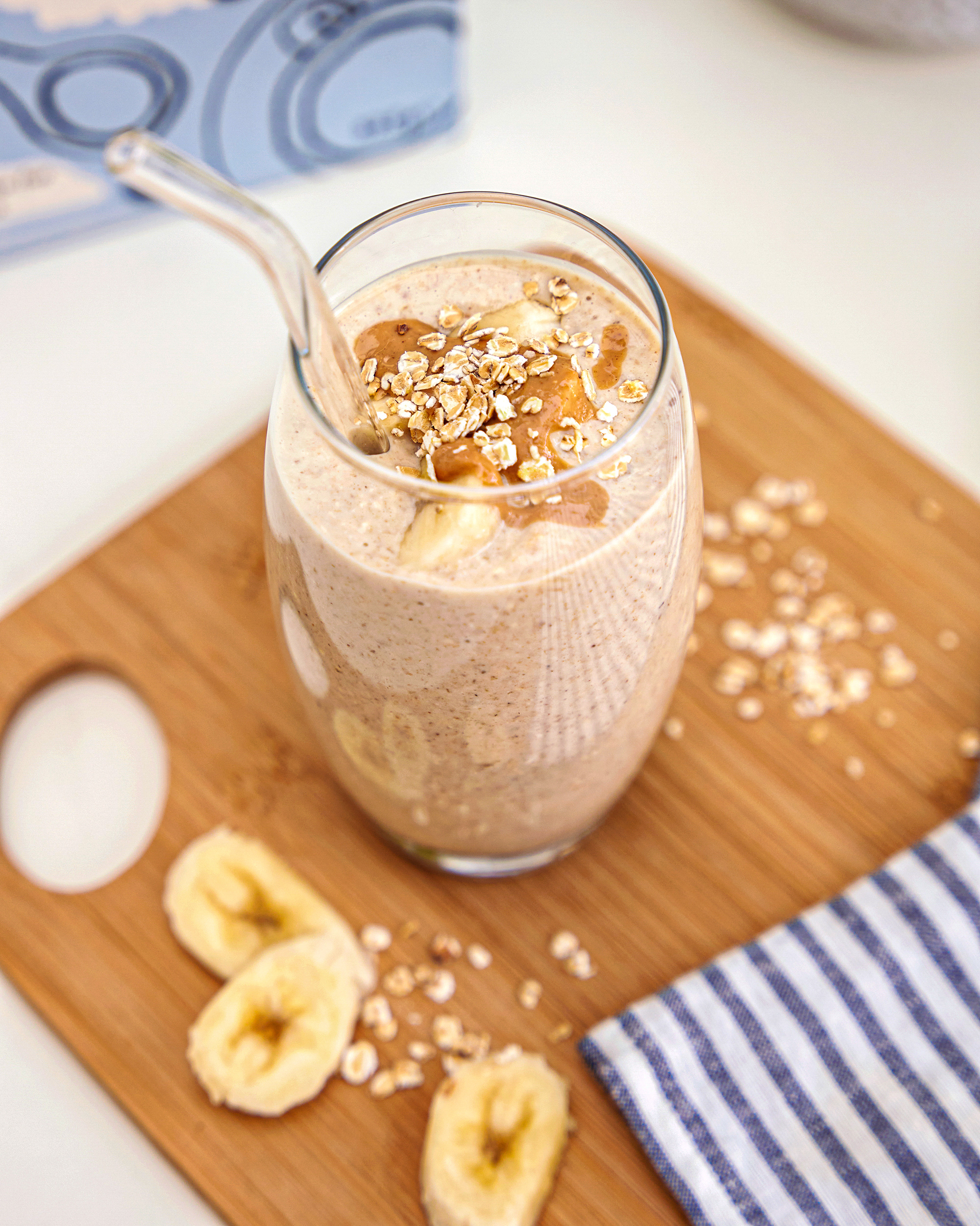 Vegan Peanut Butter Oat Smoothie | Amisa