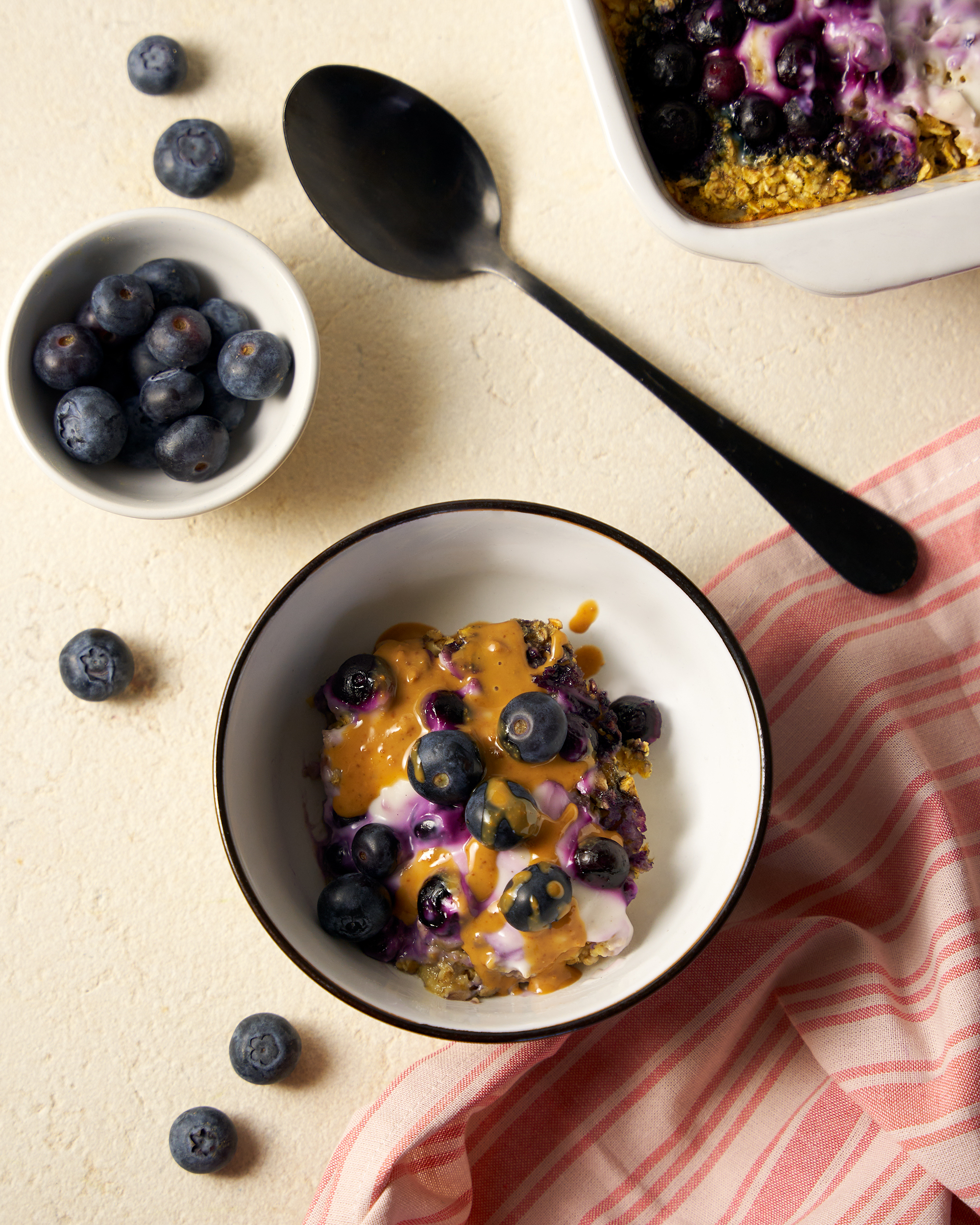 Easy Blueberry Cheesecake Baked Oats | Amisa